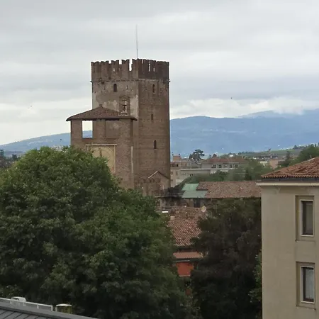 Veronavera Philarmonic Balcony Retreat Appartement *