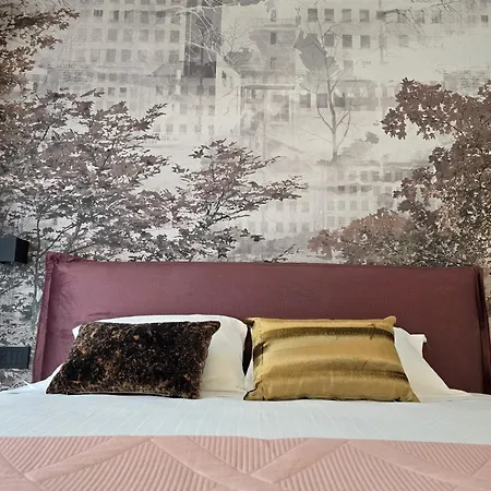 Veronavera Philarmonic Balcony Retreat